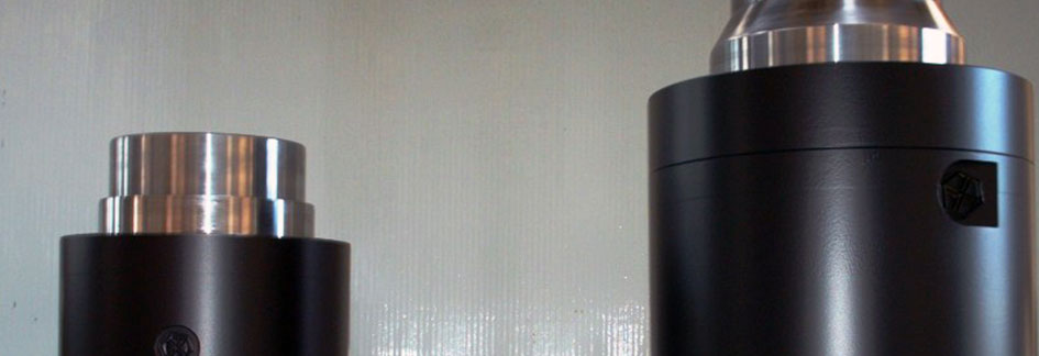 Pair of special cylinders for deep drawing press