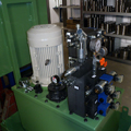 Hydraulic unit for rubber calender control 