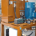 Hydraulic unit for supplying the output area of the coils pickling line